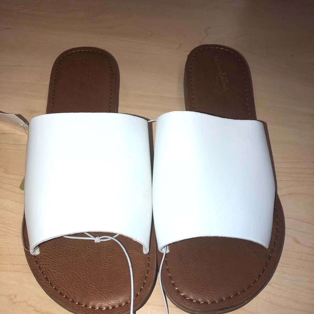 Women sandals white size 7